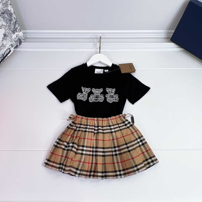 B**rry kids black t-shirt with teddy bear and vintage check pleated skirt