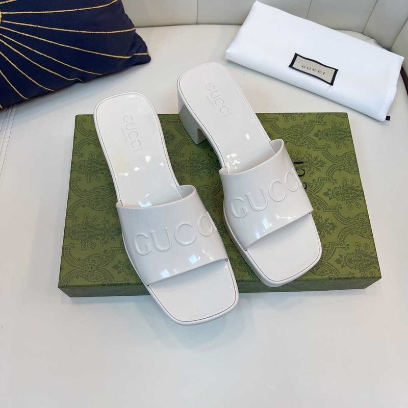 G*u*i logo platform slide sandal white