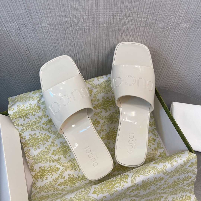 G*u*i logo platform slide sandal white