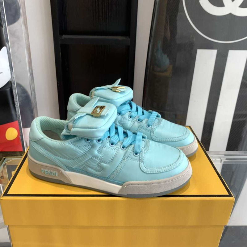 F**di match low-tops sneakers in light blue