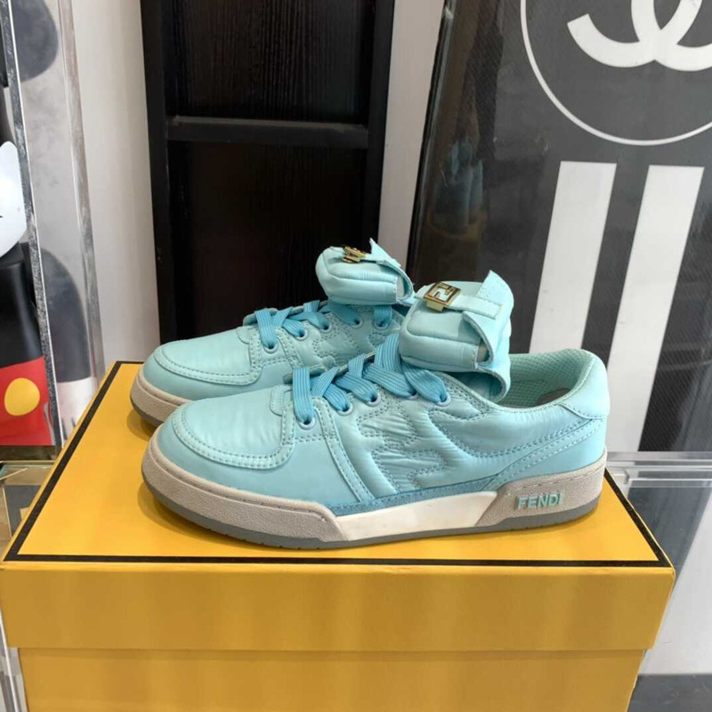 F**di match low-tops sneakers in light blue