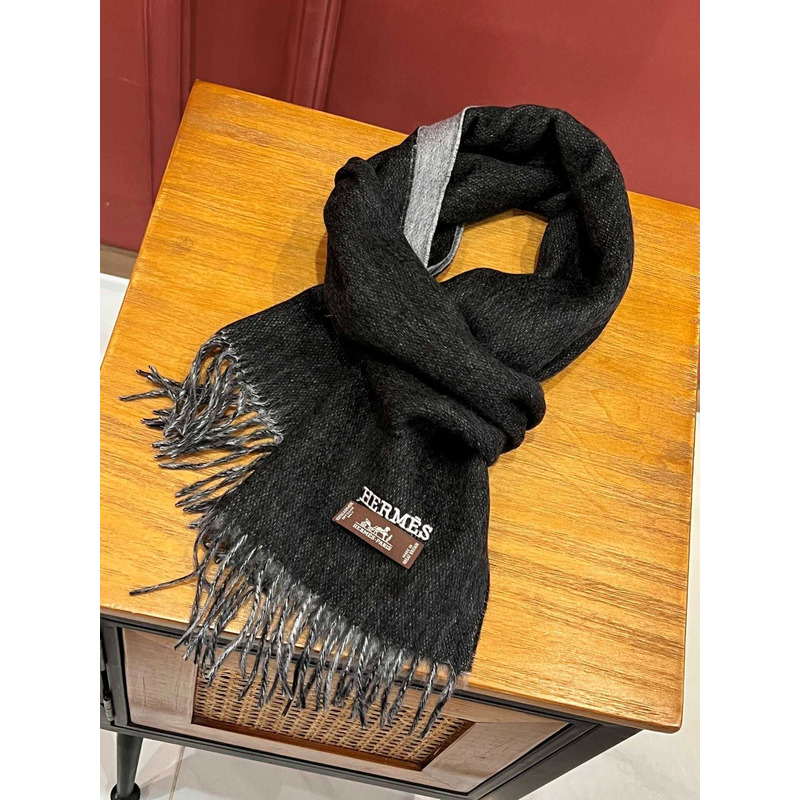 H**mes scarf black