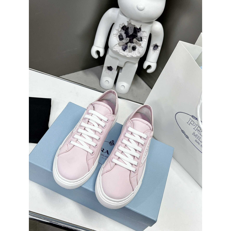 Pra*a logo print low top sneakers pink