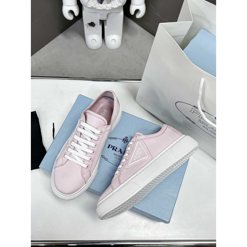 Pra*a logo print low top sneakers pink