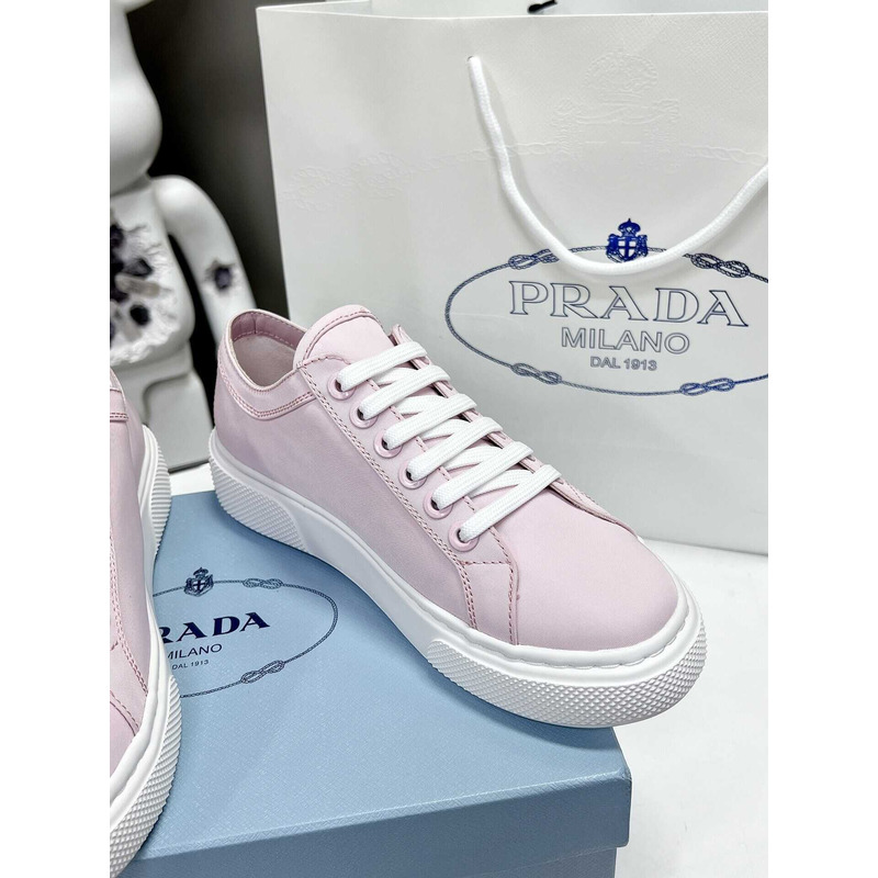 Pra*a logo print low top sneakers pink