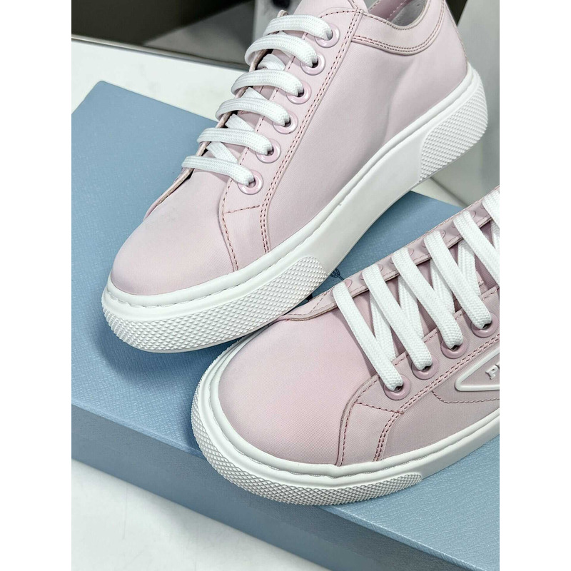 Pra*a logo print low top sneakers pink