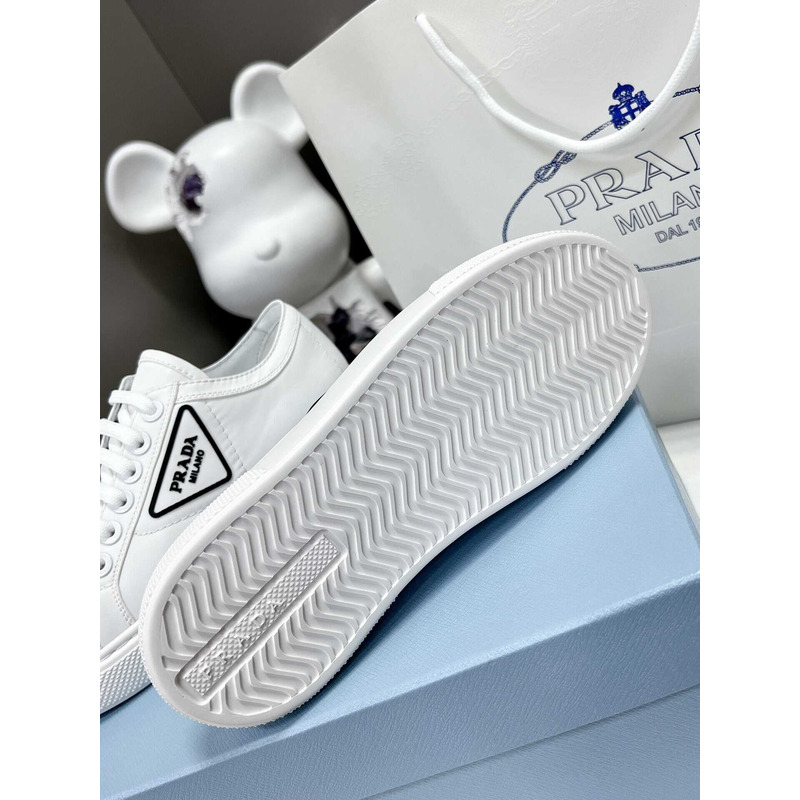 Pra*a logo print low top sneakers white