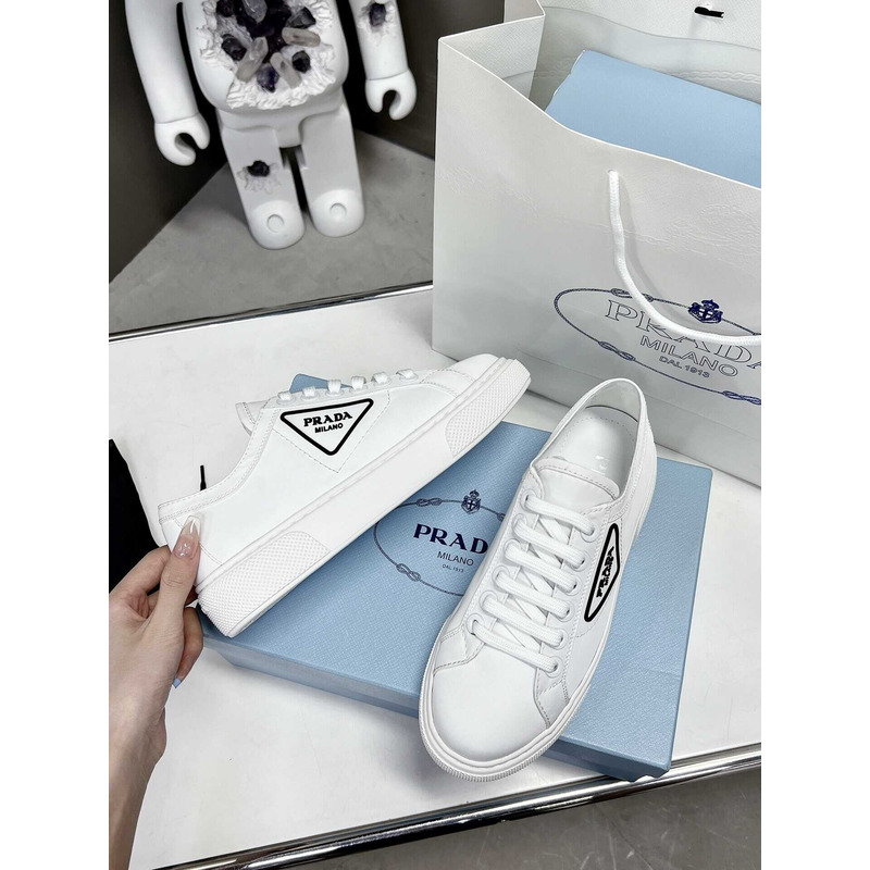 Pra*a logo print low top sneakers white