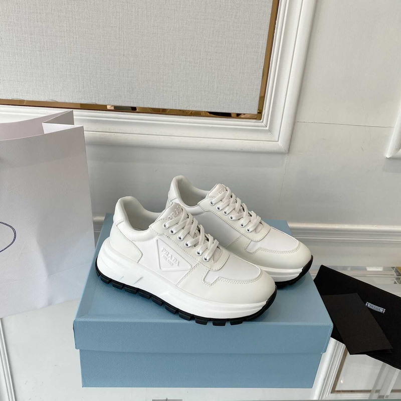 Pra*a leather sneakers white