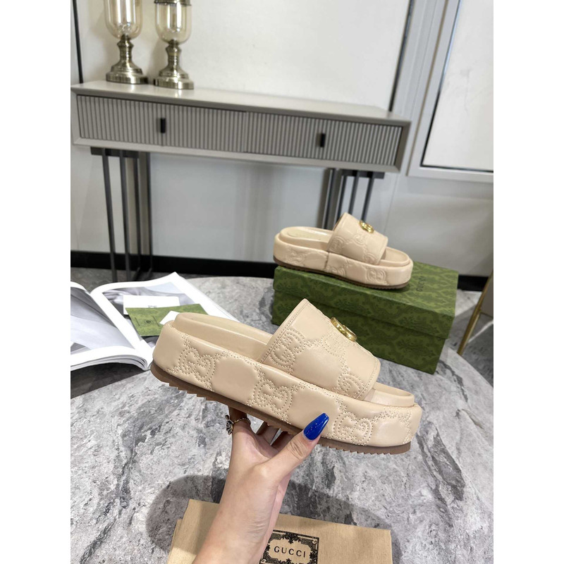 G*u*i platform sandals cream