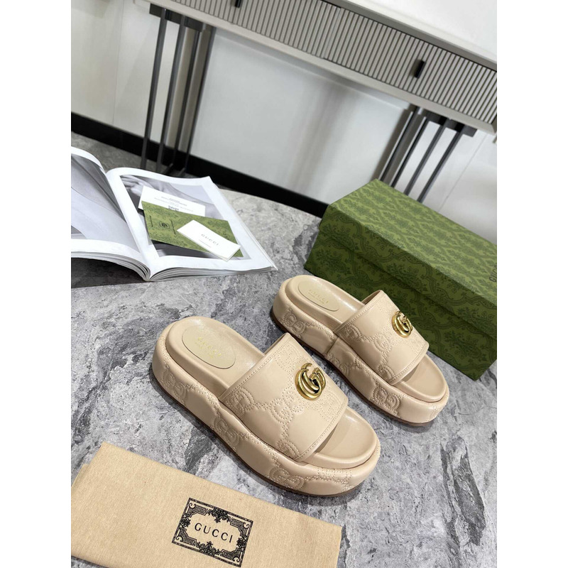 G*u*i platform sandals cream