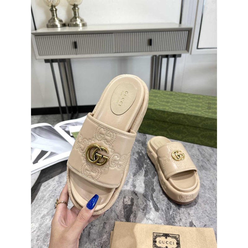 G*u*i platform sandals cream