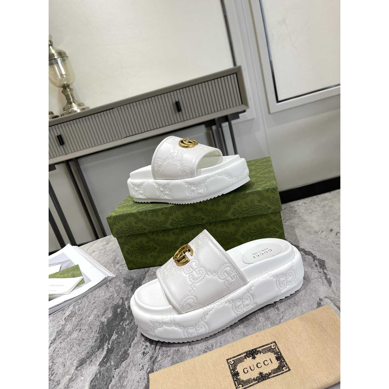 G*u*i platform sandals white