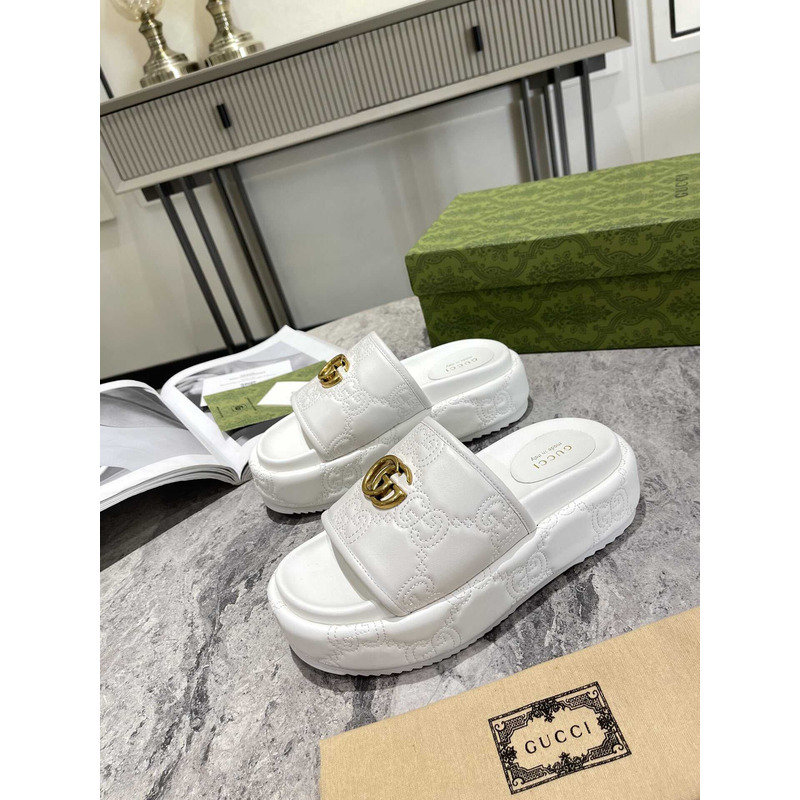 G*u*i platform sandals white