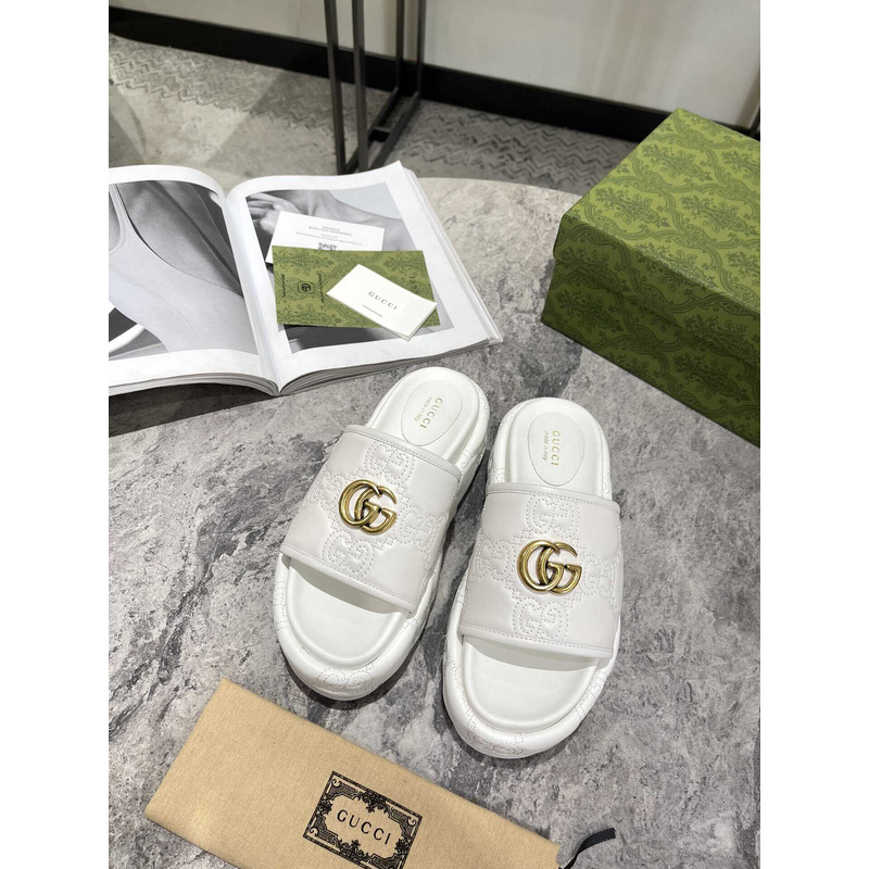 G*u*i platform sandals white