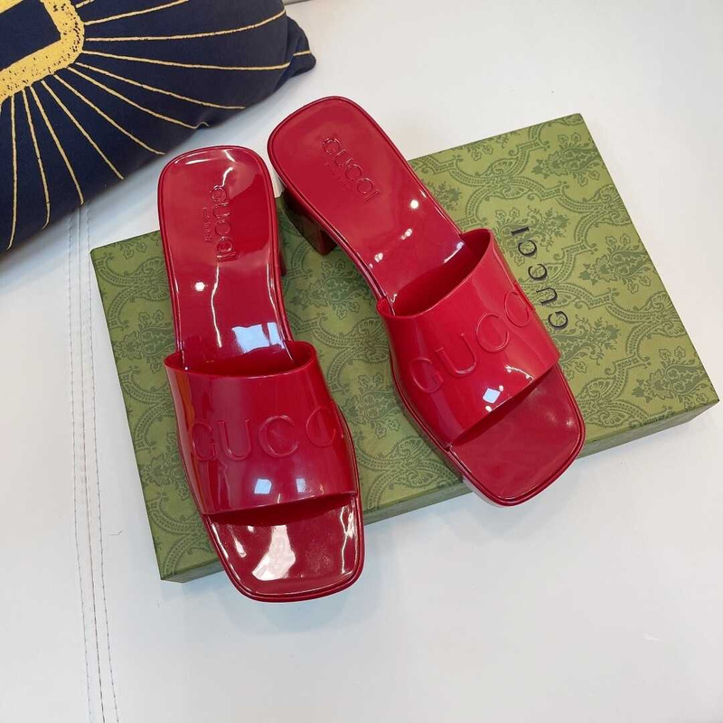 G*u*i women rubber slide sandal red