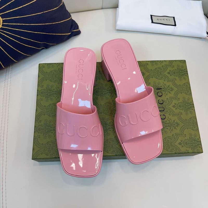 G*u*i women rubber slide sandal pink