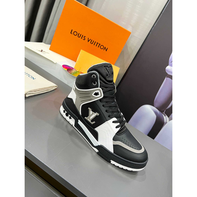 l**is V*t*n trainer high top black