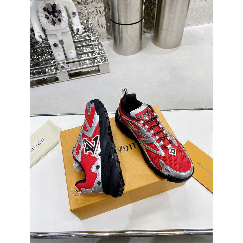 l**is V*t*n runner tatic sneakers red