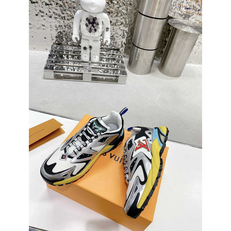 l**is V*t*n runner tatic sneakers silver