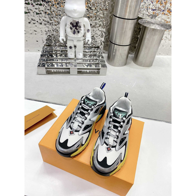 l**is V*t*n runner tatic sneakers silver