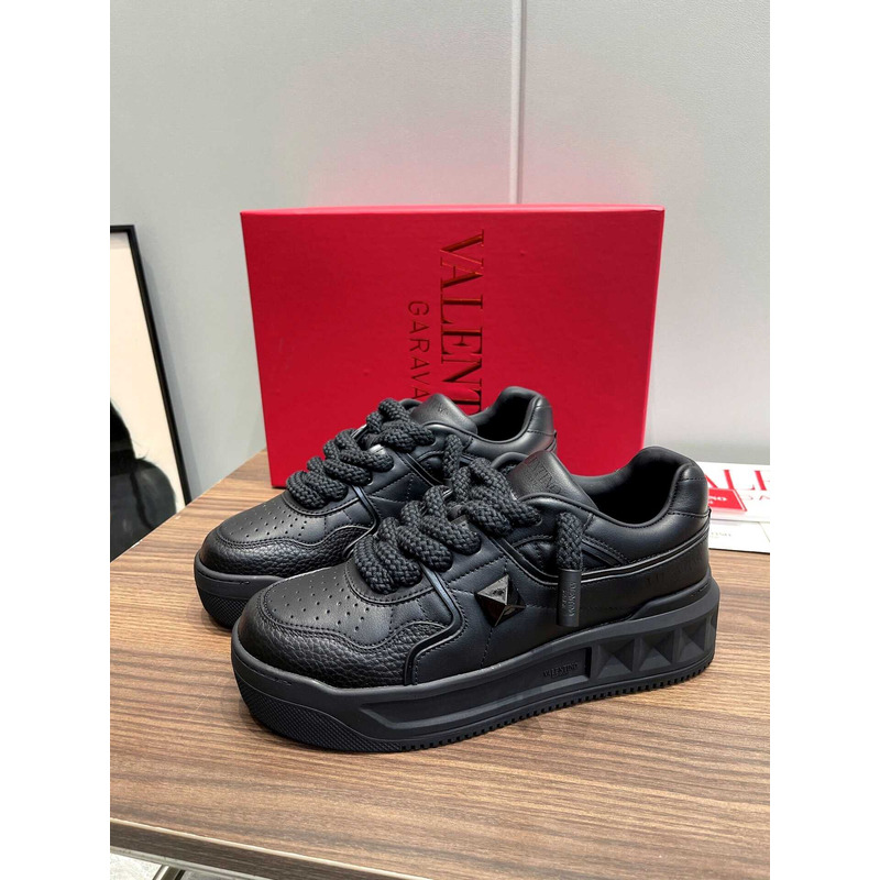 Valentino Garavani Black One Stud Xl