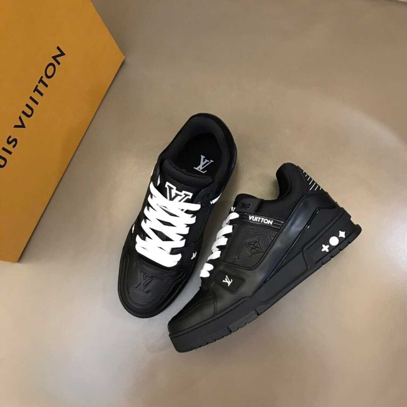 l**is V*t*n black trainer sneakers