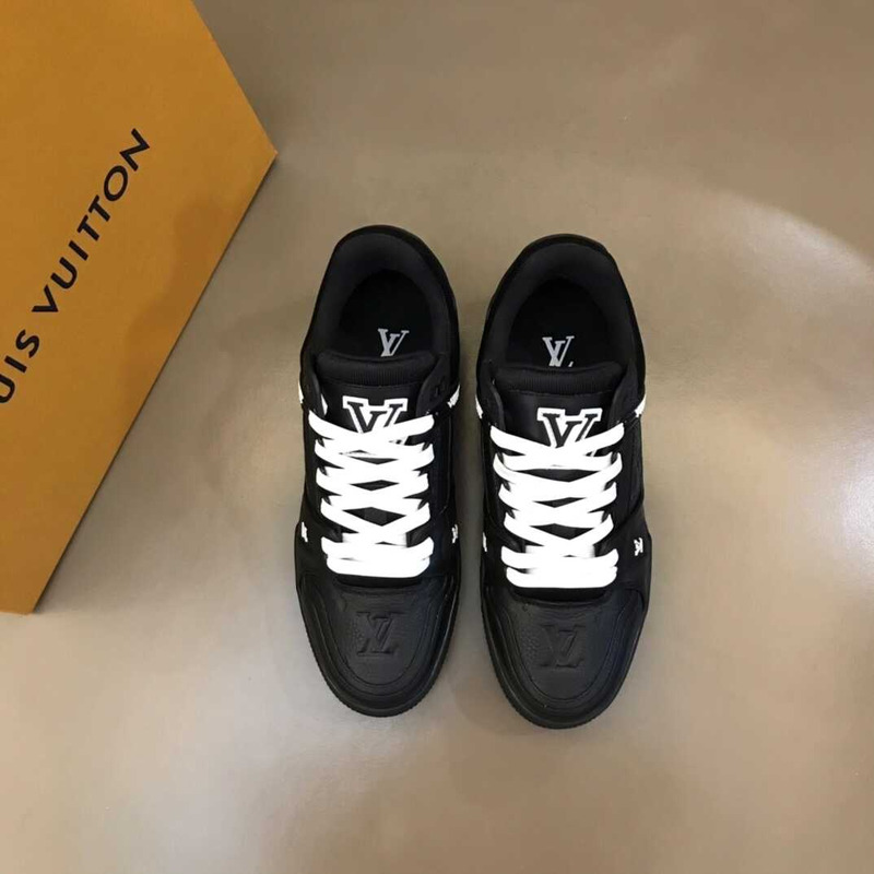 l**is V*t*n black trainer sneakers