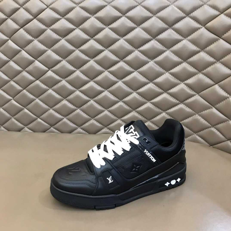 l**is V*t*n black trainer sneakers