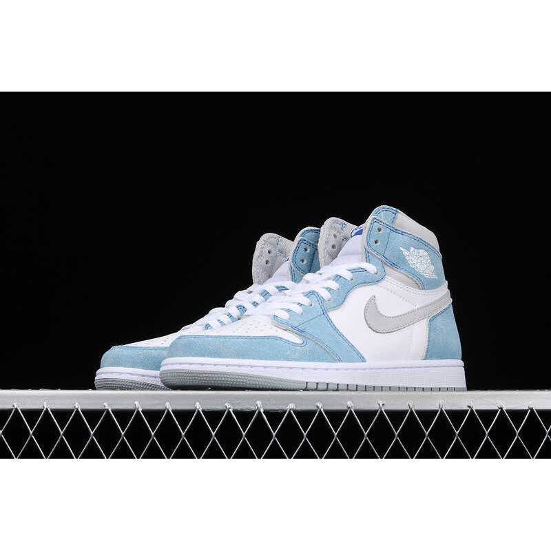 Nike Air Jordan 1 Mid UNC