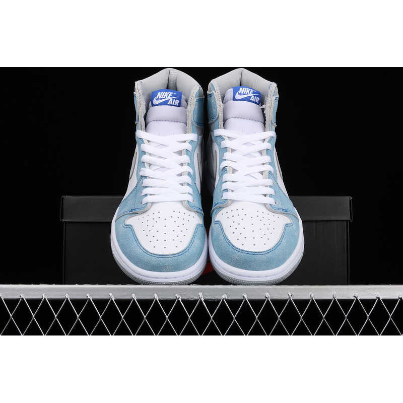 Nike Air Jordan 1 Mid UNC