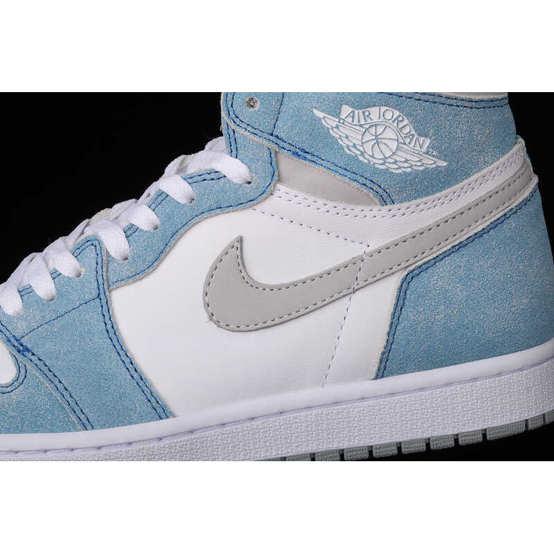 Nike Air Jordan 1 Mid UNC