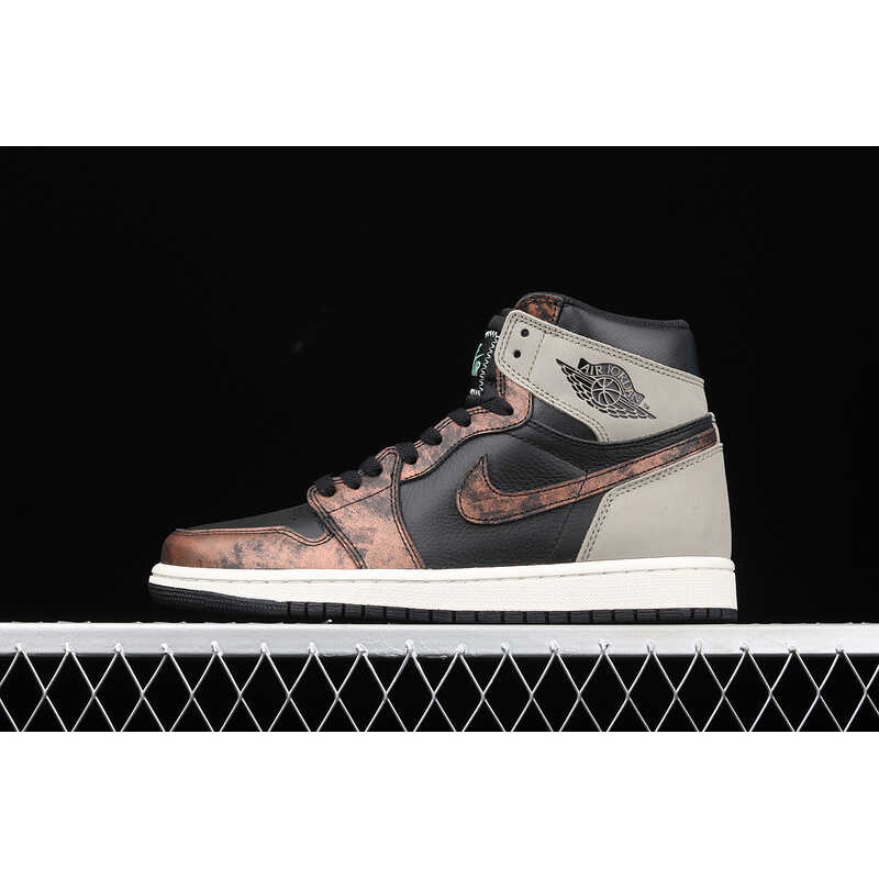 Nike Air Jordan 1 Retro High Patina