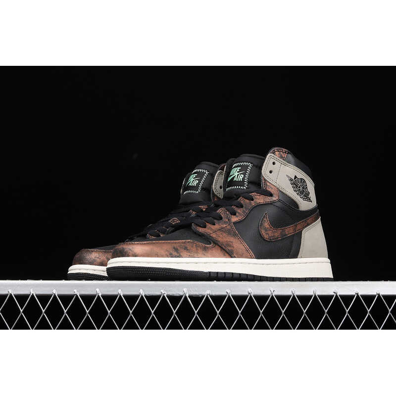 Nike Air Jordan 1 Retro High Patina