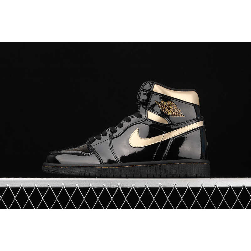 Nike Jordan 1 Retro High Black Metallic Gold