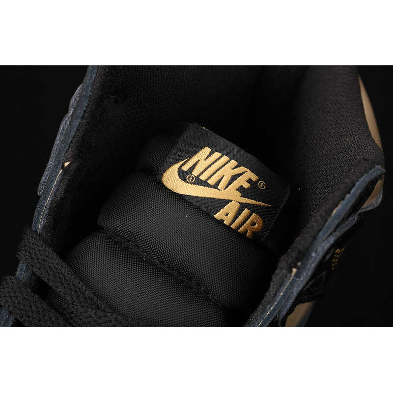 Nike Jordan 1 Retro High Black Metallic Gold