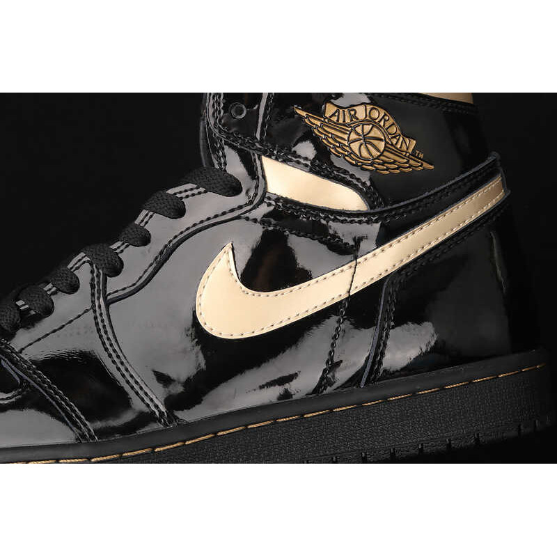 Nike Jordan 1 Retro High Black Metallic Gold