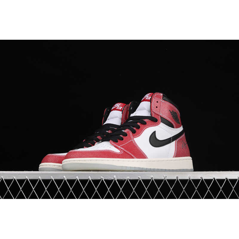 Nike Air Jordan 1 Retro High OG \"Trophy Room - With Black Laces\"