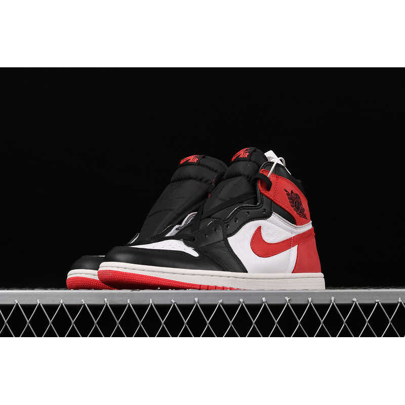 Nike Air Jordan 1 Mid \"Bred Toe\"