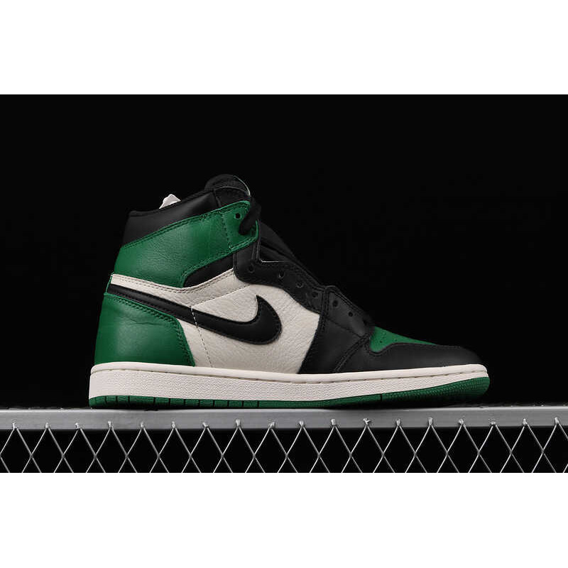 AIR JORDAN 1 RETRO HIGH OG \"Pine Green\"