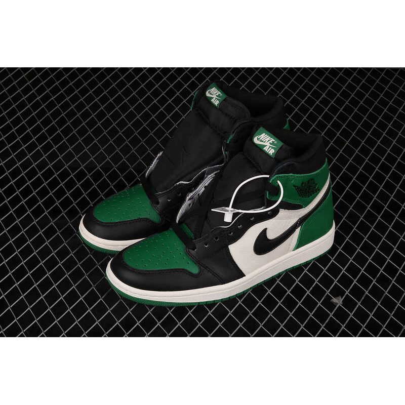 AIR JORDAN 1 RETRO HIGH OG \"Pine Green\"