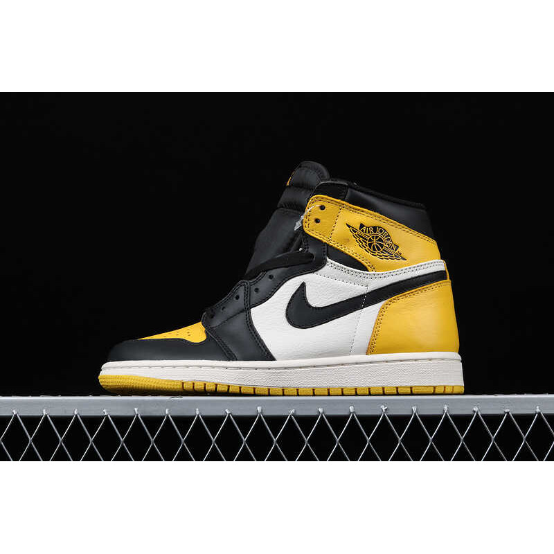 Nike Air Jordan 1 Retro High OG Yellow Toe