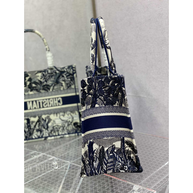 D*or book tote navy bluel & white bags