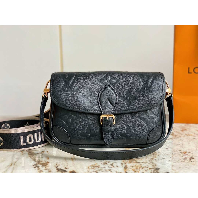 l**is V*t*n diane leather bag black