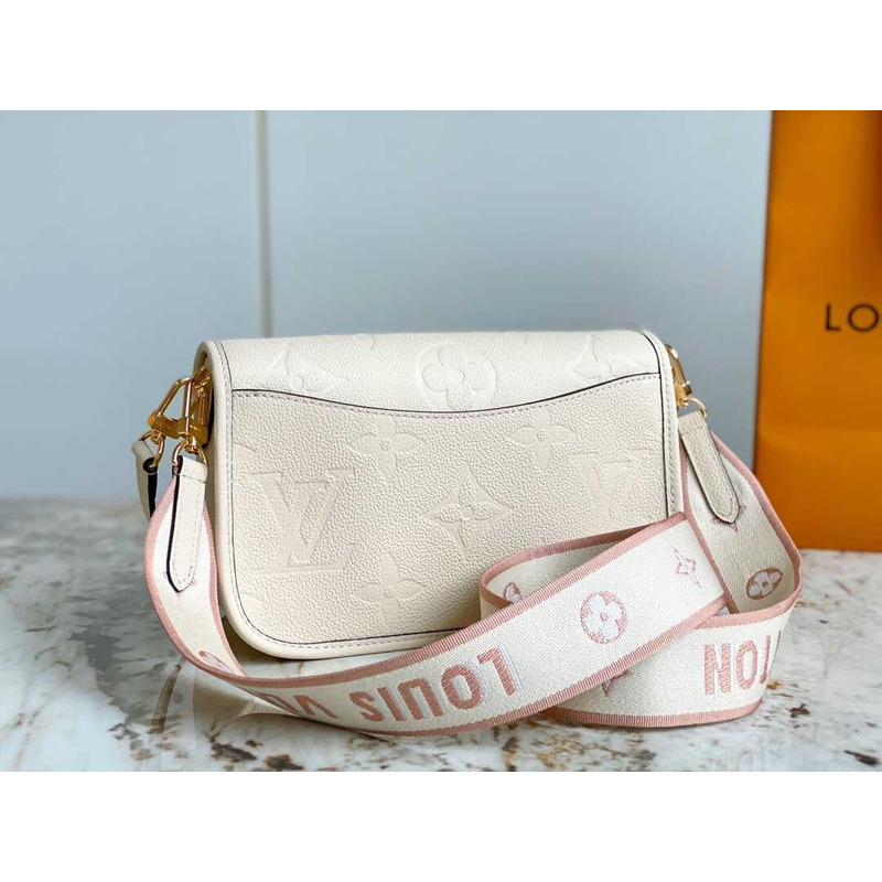 l**is V*t*n diane leather bag cream