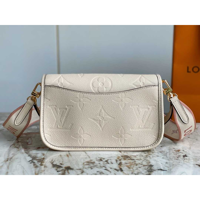 l**is V*t*n diane leather bag cream