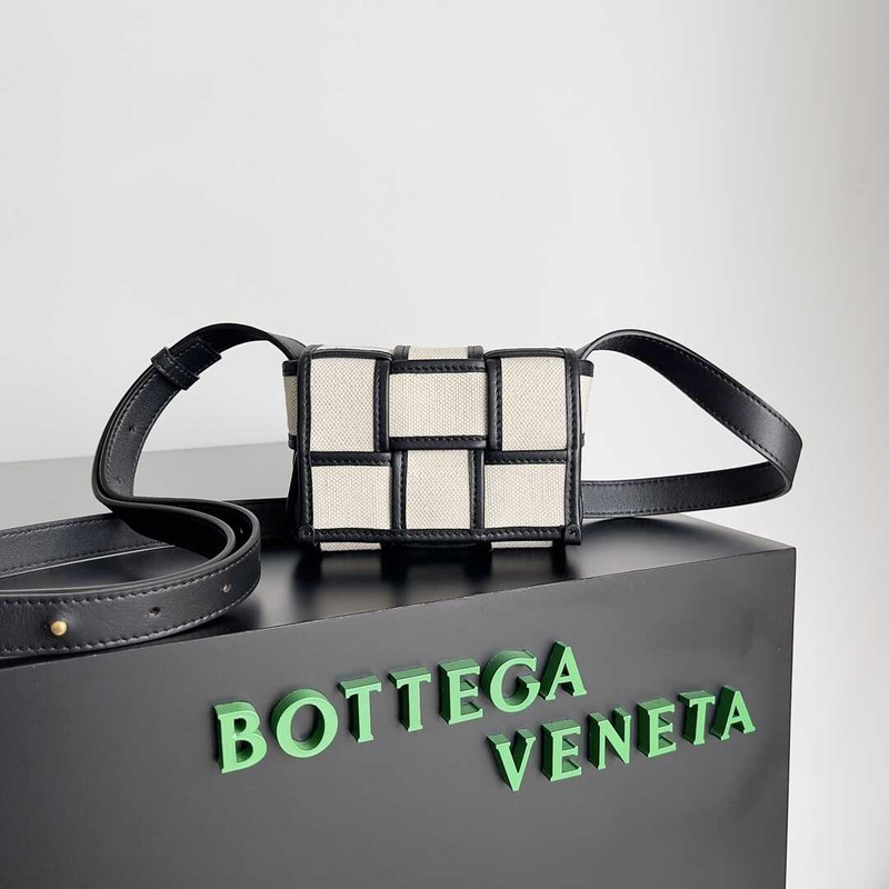 Bo*te*ga ve*ne*ta candy cassette canvas cross-body bag black、