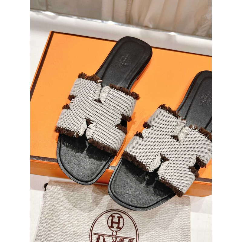 H**mes oran sandal prunoir slides