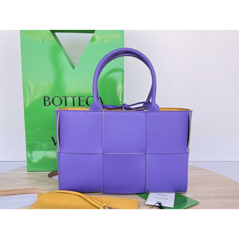 Bo*te*ga ve*ne*ta arco lambskin leather tote bag purple