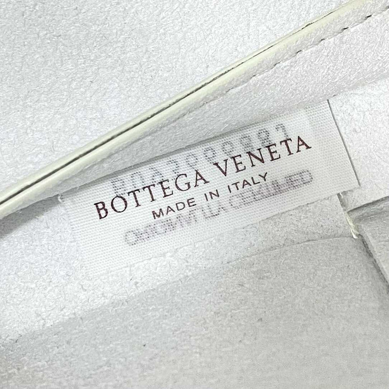 Bo*te*ga ve*ne*ta arco calfskin leather tote bag white